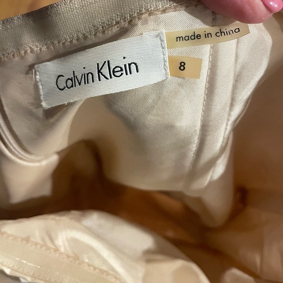 Calvin Klein Strapless Cocktail Dress with Petal Appliqué in pale pink size 8 - Picture 3 of 9